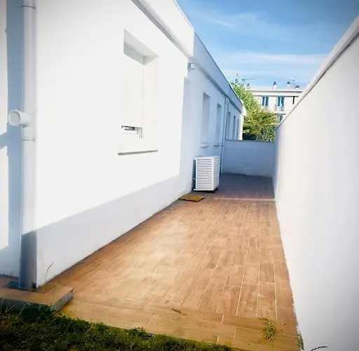 بيت للعطل Maison Bel Air *